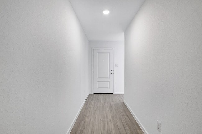 Building Photo - ***APPLICATION CURRENTLY UNDER REVIEW*** MOVE IN SPECIAL, ONE WEEK FREE***Open Concept Home in Wa...