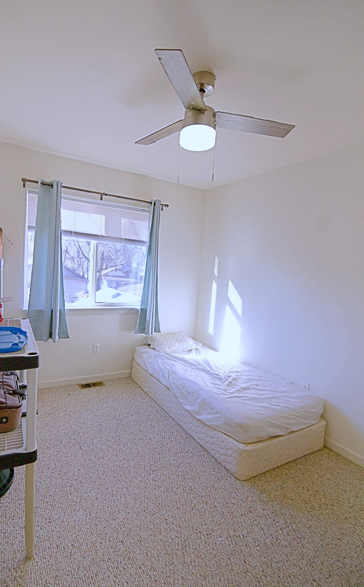 2nd Bedroom (facing west) - 903 Terry St