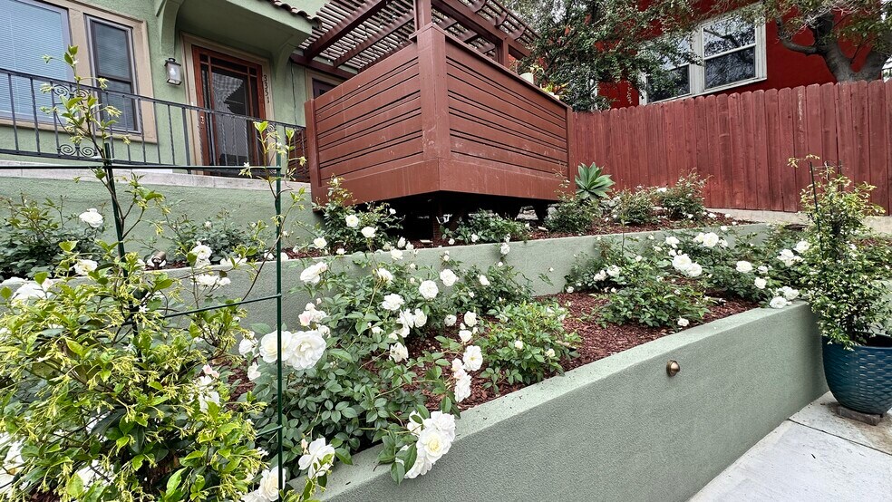 Building Photo - 3351 Hamilton Way