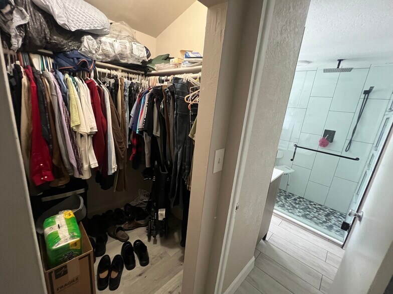 Building Photo - 716 Maryland Ave