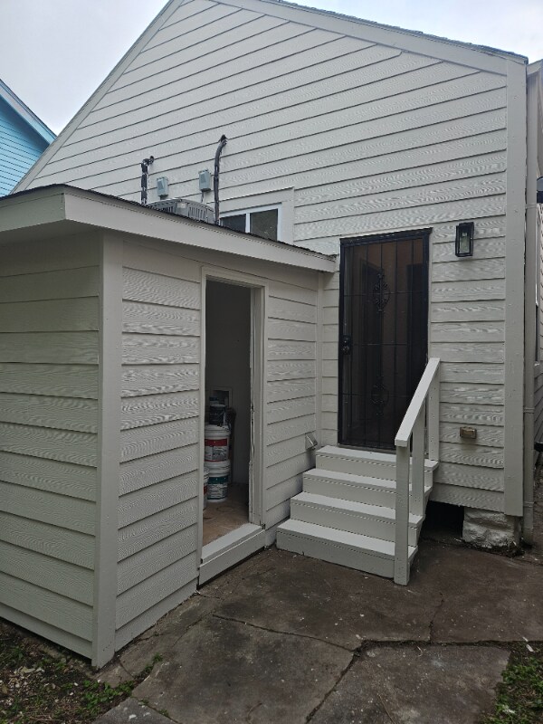 Building Photo - 3119 Toulouse St