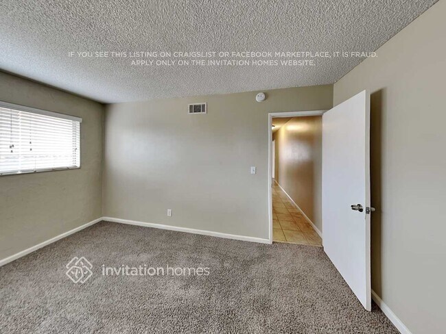 Building Photo - 1406 E Elsmere Dr