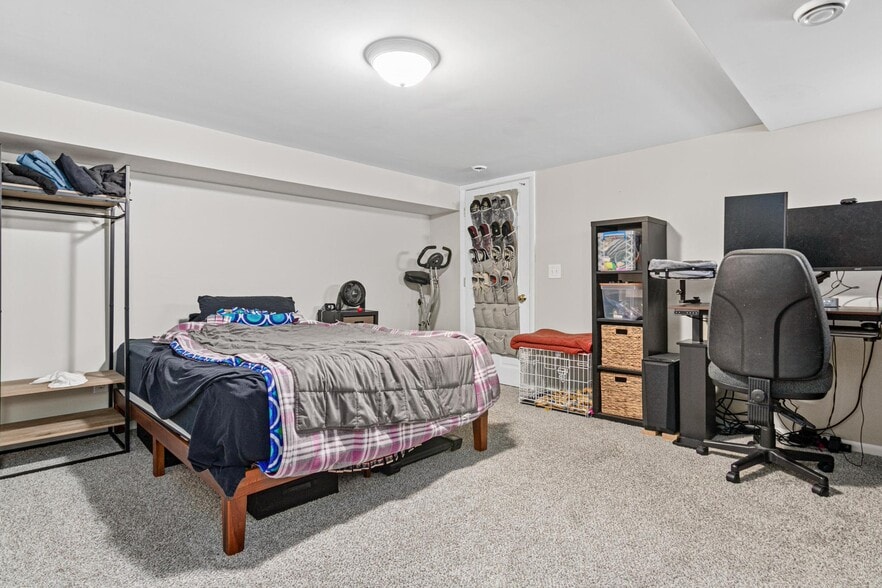 Basement Bedroom (Very Large) - 4319 W 36th St