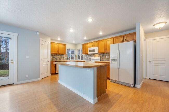 Building Photo - 5919 S Harrington Way