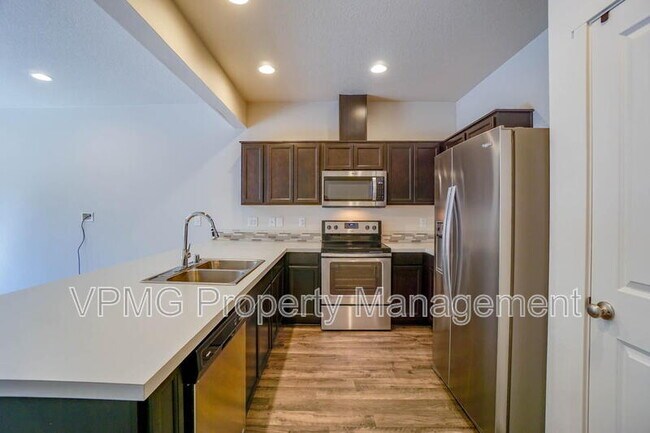 Building Photo - 2116 NE 115th Ct