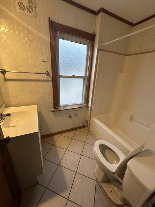 Building Photo - 4517 Bucyrus Ave