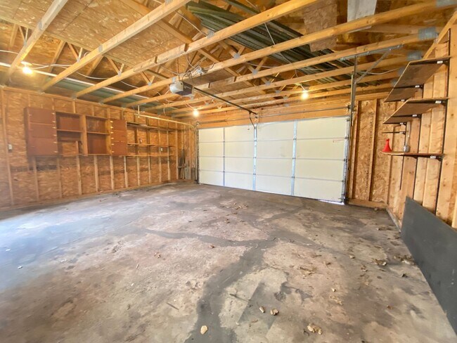 Building Photo - 3 Bedroom Home in Hammond