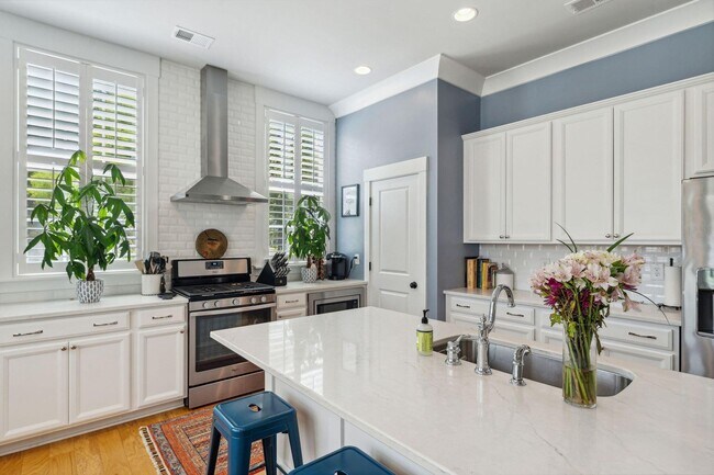 Building Photo - Well maintained home in Fleming Park - Jam...