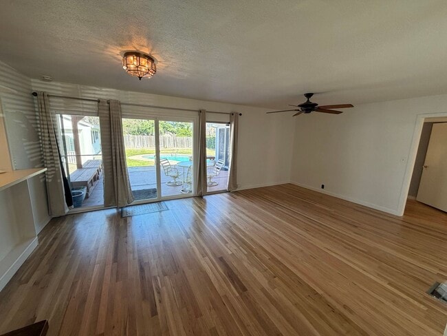 Building Photo - 3 bedroom | 3 bathroom | Single family home in Arden Park with ADU