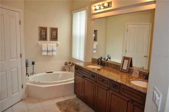 Building Photo - 4987 Kernwood Ct