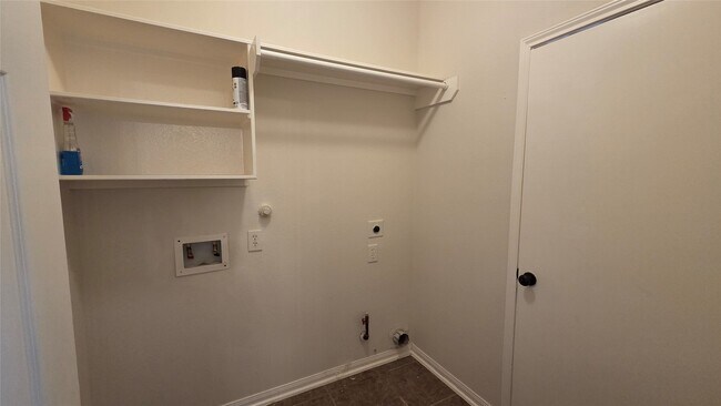 Building Photo - 7519 Chathan Glen Ln