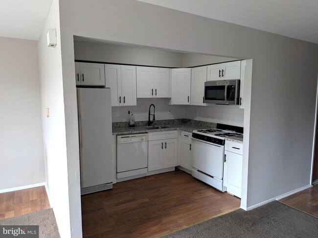 Building Photo - 8034 Craig St