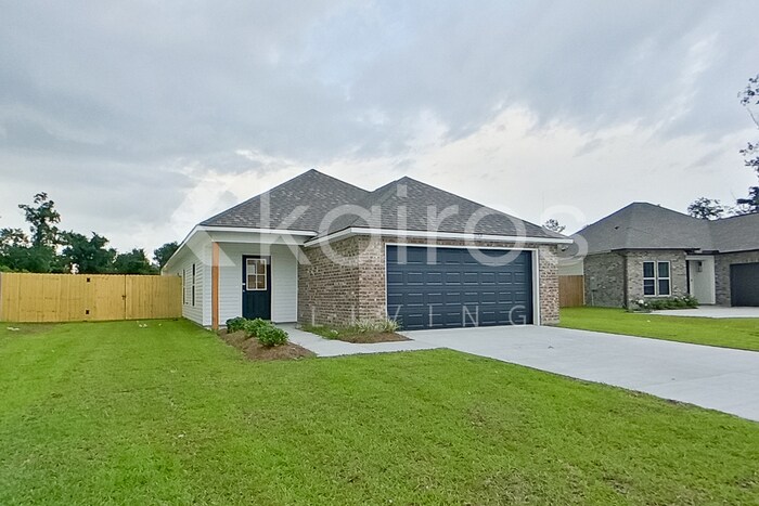 Building Photo - 13769 Pinyon Dr
