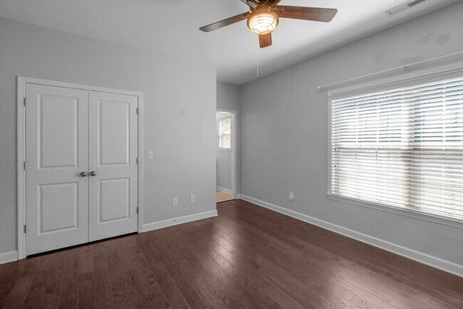 Building Photo - Stunning All-Brick Home in BridgeMill Community!