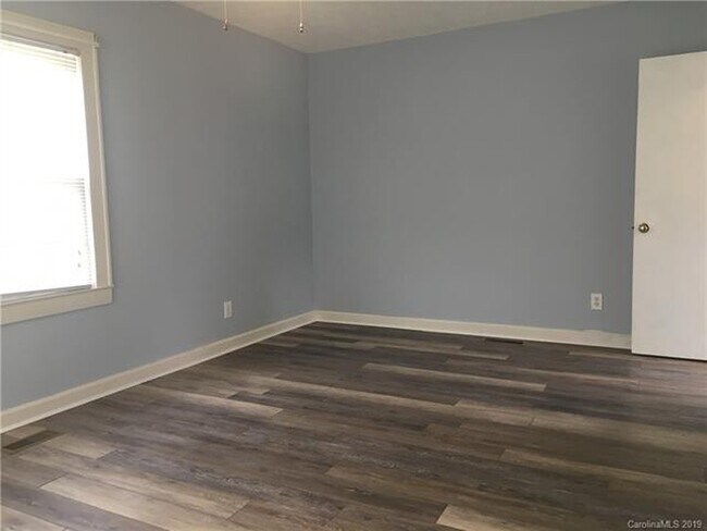 Building Photo - Rental Home-Morganton