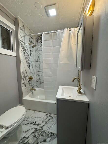 Building Photo - 232 View St