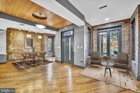 Building Photo - 1000 Park Rd NW