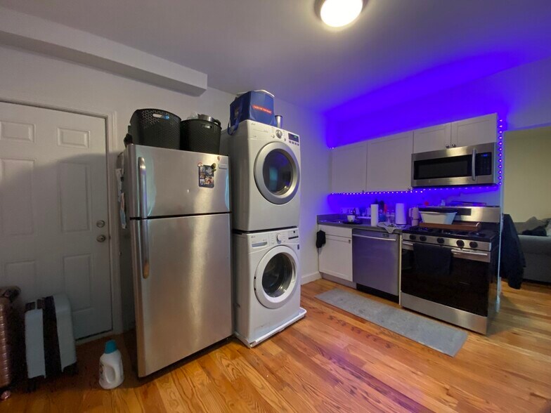 Primary Photo - 400 Cardinal Medeiros Ave