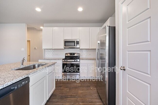 Building Photo - 244 Shugart St