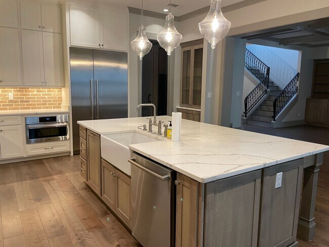 Building Photo - Lease this Absolutely Stunning Home Today ...