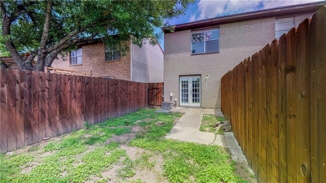 Building Photo - 2912 Prairie Flower Cir