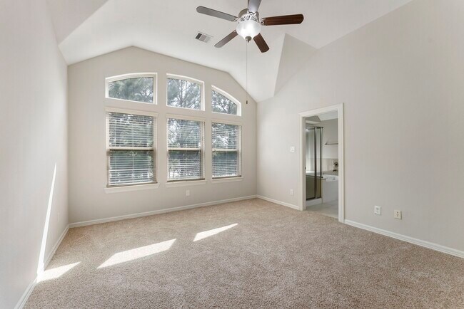 Building Photo - 31 Aventura Pl