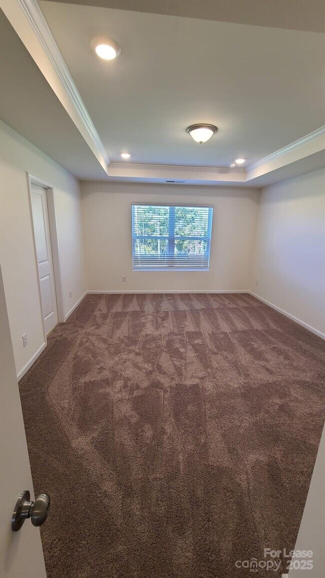 Building Photo - 2841 Yeager Dr NW
