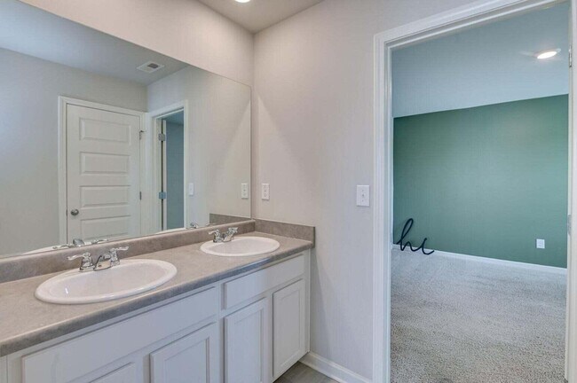 Building Photo - 262 Tahoe Drive