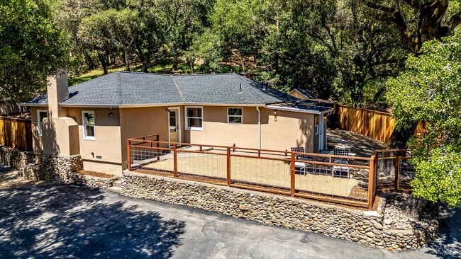 Building Photo - 9342 Chalk Hill Rd
