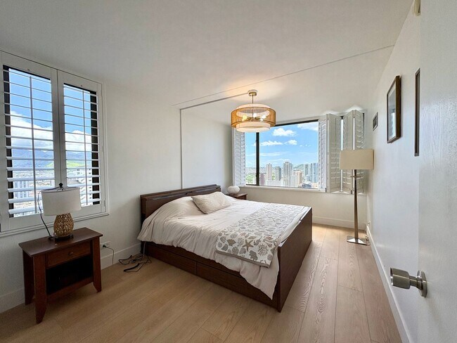 Building Photo - Available Now- 1 BED/1 BATH/2 PRKG in Chateau Waikiki! ALL Utilities Included, 6 Mo. Lease, Fully...