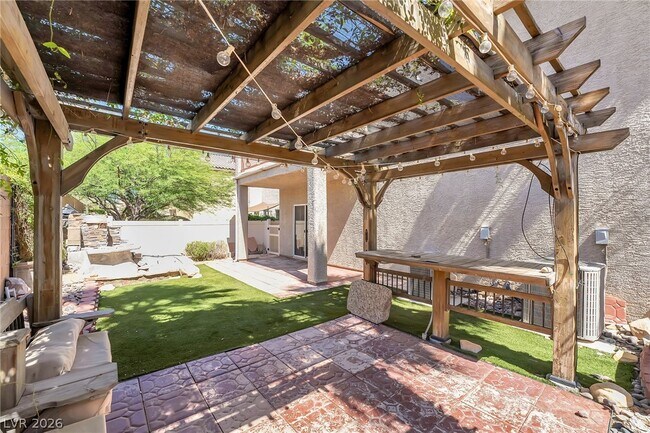 Building Photo - 9151 Sunken Meadow Ave