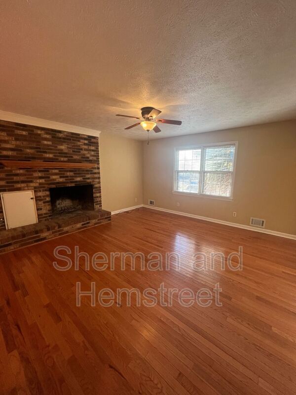 Building Photo - 1113 Highview Ave