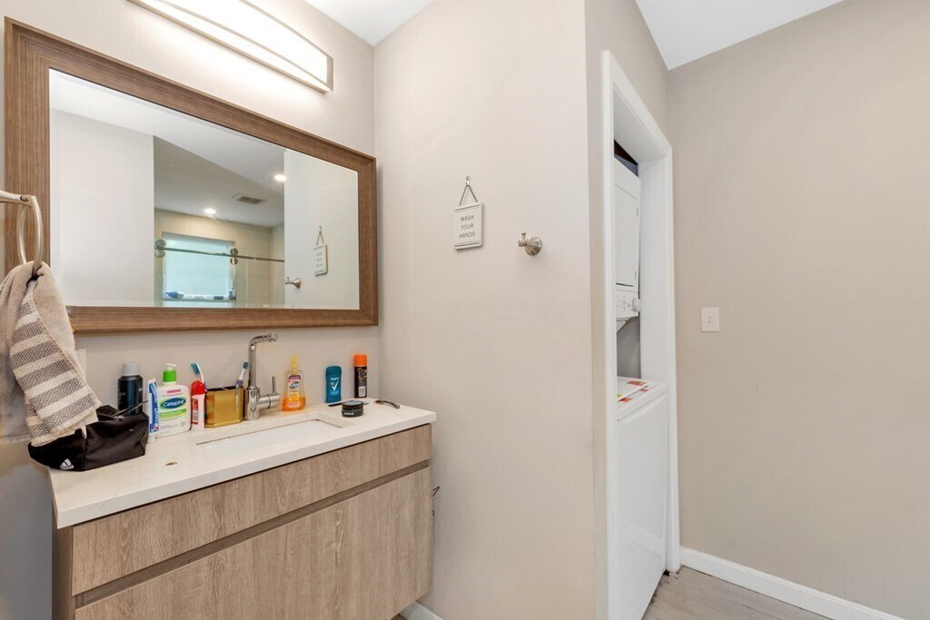 Building Photo - 228 Calumet St