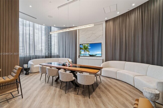 Building Photo - 333 Las Olas Way
