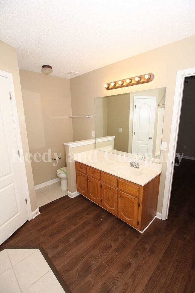 Building Photo - 6077 Wills Way Cir S