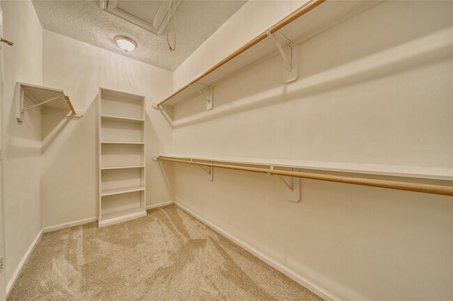 Building Photo - 770 Hunt Rd