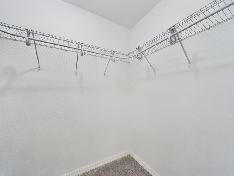 Building Photo - 10102 SW 188th Cir