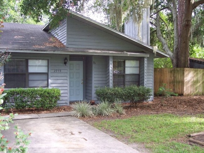 Building Photo - 3 Bed/2 Bath in Serenola Manor