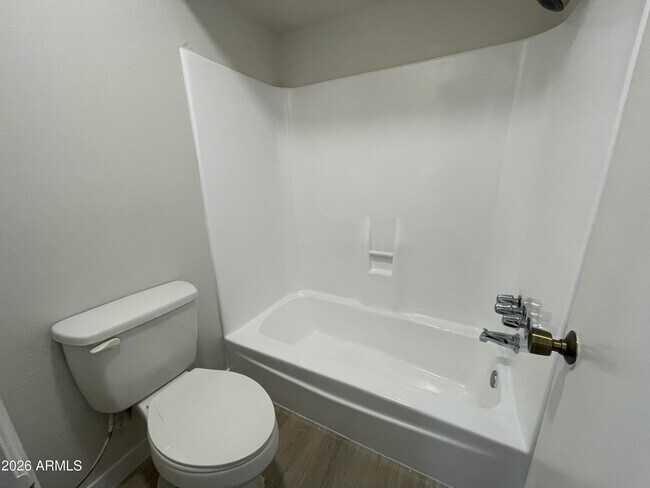 Building Photo - 8055 E Thomas Rd