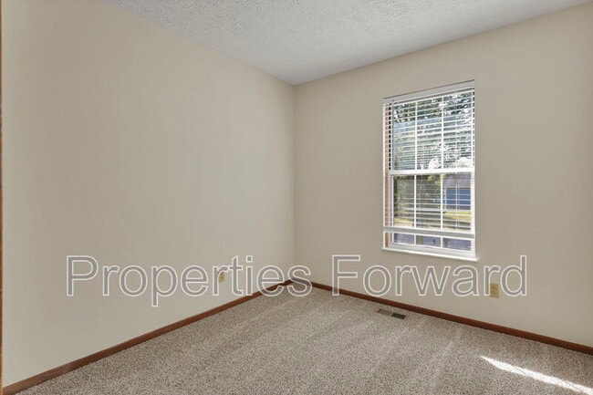 Building Photo - 2246 Shirlene Dr