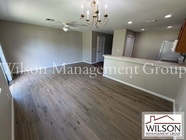 Building Photo - 12664 Somerset Oaks St