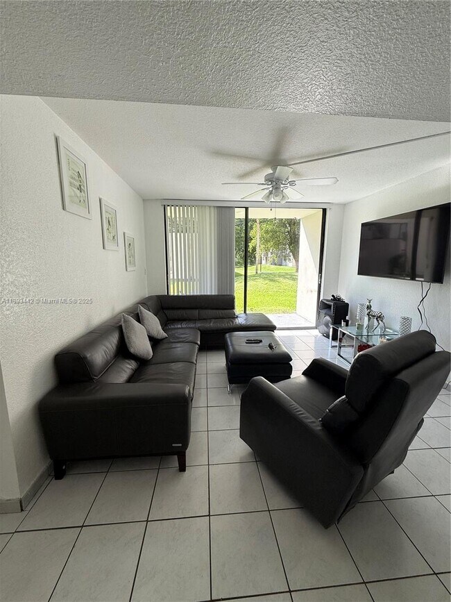 Building Photo - 8000 SW 149th Ave