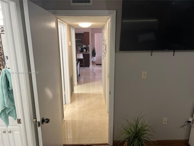 Building Photo - 6631 SW 137th Ct