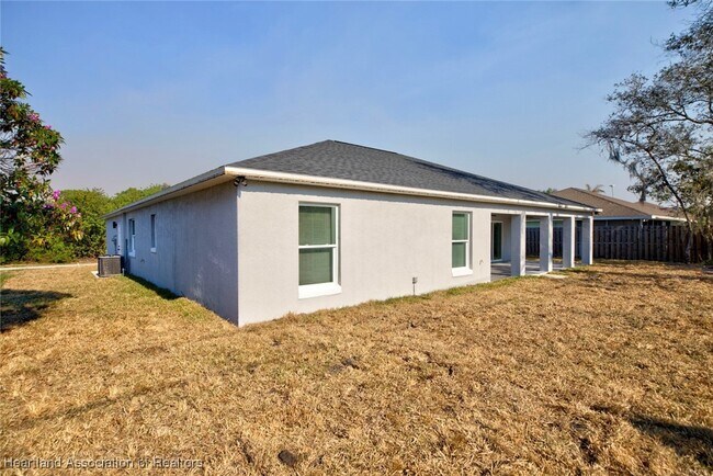 Building Photo - 248 Tangerine Rd