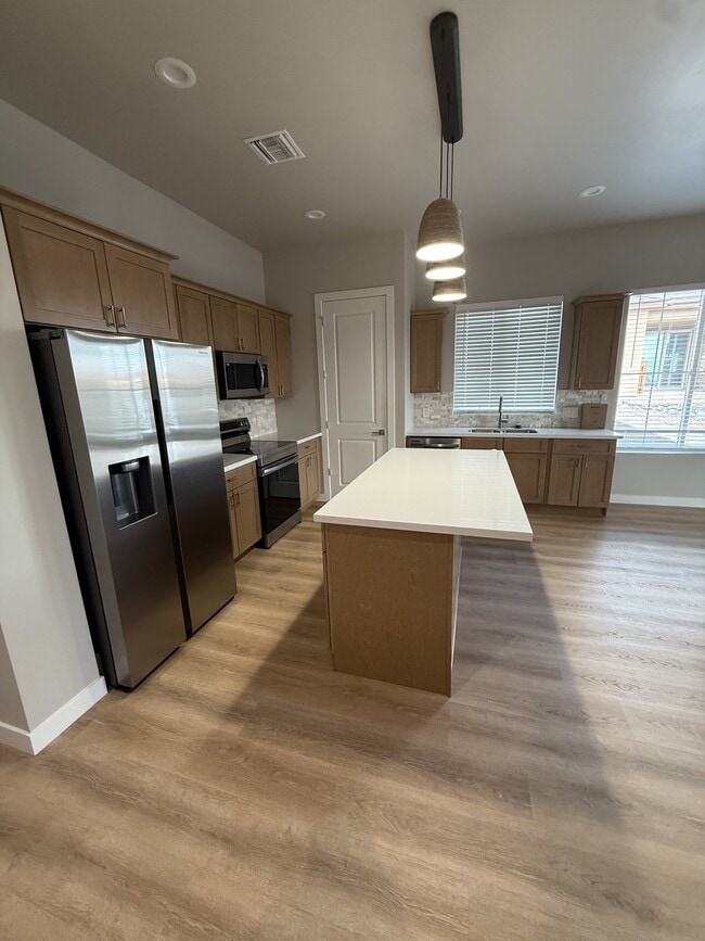 Building Photo - 1367 Harker Ct