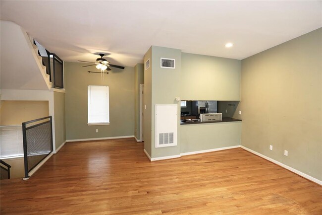 Building Photo - 404 Rosalie St