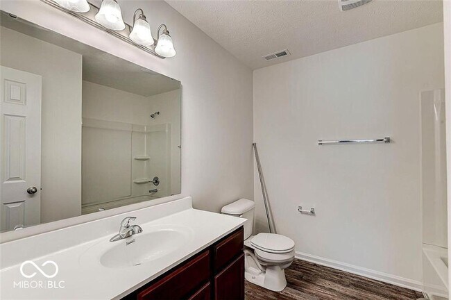 Building Photo - 5296 Maywood Dr