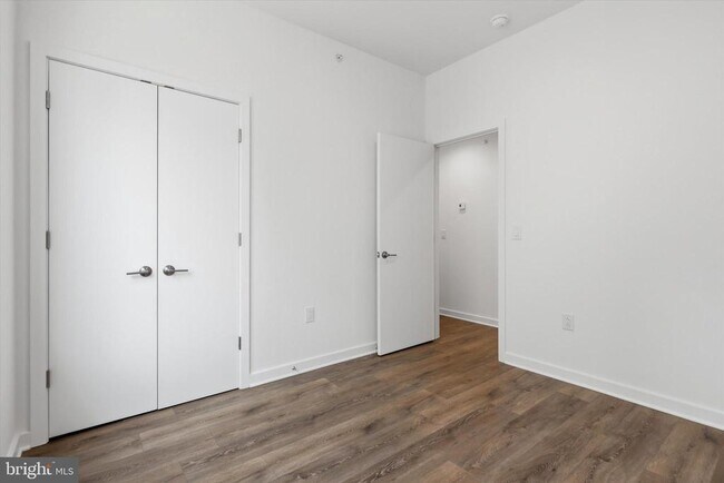 Building Photo - 3016 S Northbank Pl