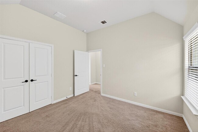 Building Photo - 5629 Grove Cove Dr