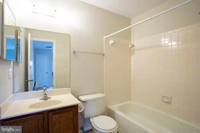 Building Photo - 751 Cherry Tree Ln